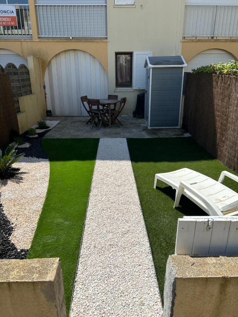 Appartement T2 avec son rez de jardin de 40 m2 5 couchages 250m de la plage et 15km de l'Arena Narbonne-Plage Buitenkant foto