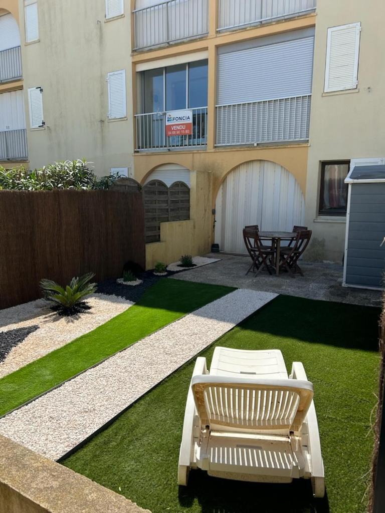 Appartement T2 avec son rez de jardin de 40 m2 5 couchages 250m de la plage et 15km de l'Arena Narbonne-Plage Buitenkant foto