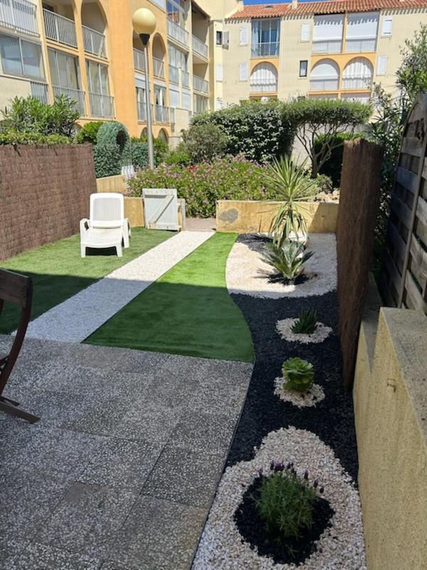 Appartement T2 avec son rez de jardin de 40 m2 5 couchages 250m de la plage et 15km de l'Arena Narbonne-Plage Buitenkant foto